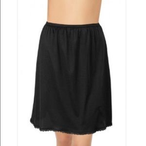 NEW Gemsli Classica Nylon Half Slip Black Sz Small 32